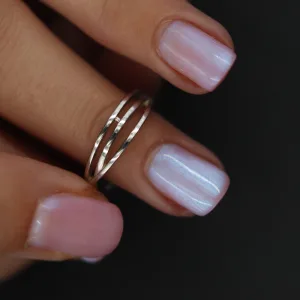 Srebrni prsten sa tri linije