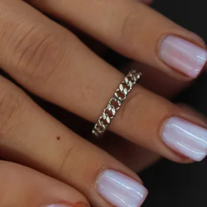 Srebrni prsten sa motivom lanca