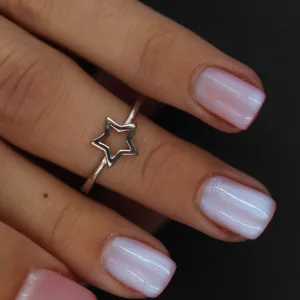 Srebrni prsten sa motivom zvezde