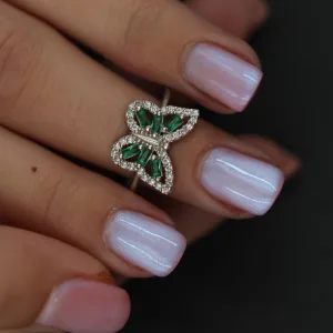 Srebrni prsten sa motivom leptira u zelenoj boji