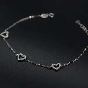 Srebrna narukvica sa tri srca