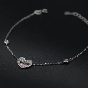 Srebrna narukvica sa srcem i cirkonima