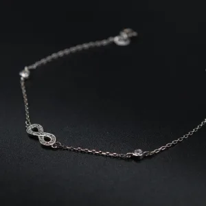 Srebrna narukvica sa simbolom beskonacnosti i cirkonima