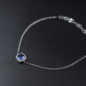 Srebrna narukvica sa plavim kristalom ''Ocean dream''